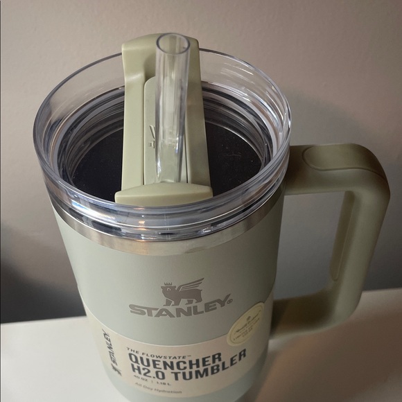 Stanley Limited Edition Hearth & Hand Quencher H2.0 Tumbler - Picture 2 of 8